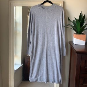 H&M gray crewneck sweater dress (size small) ✨